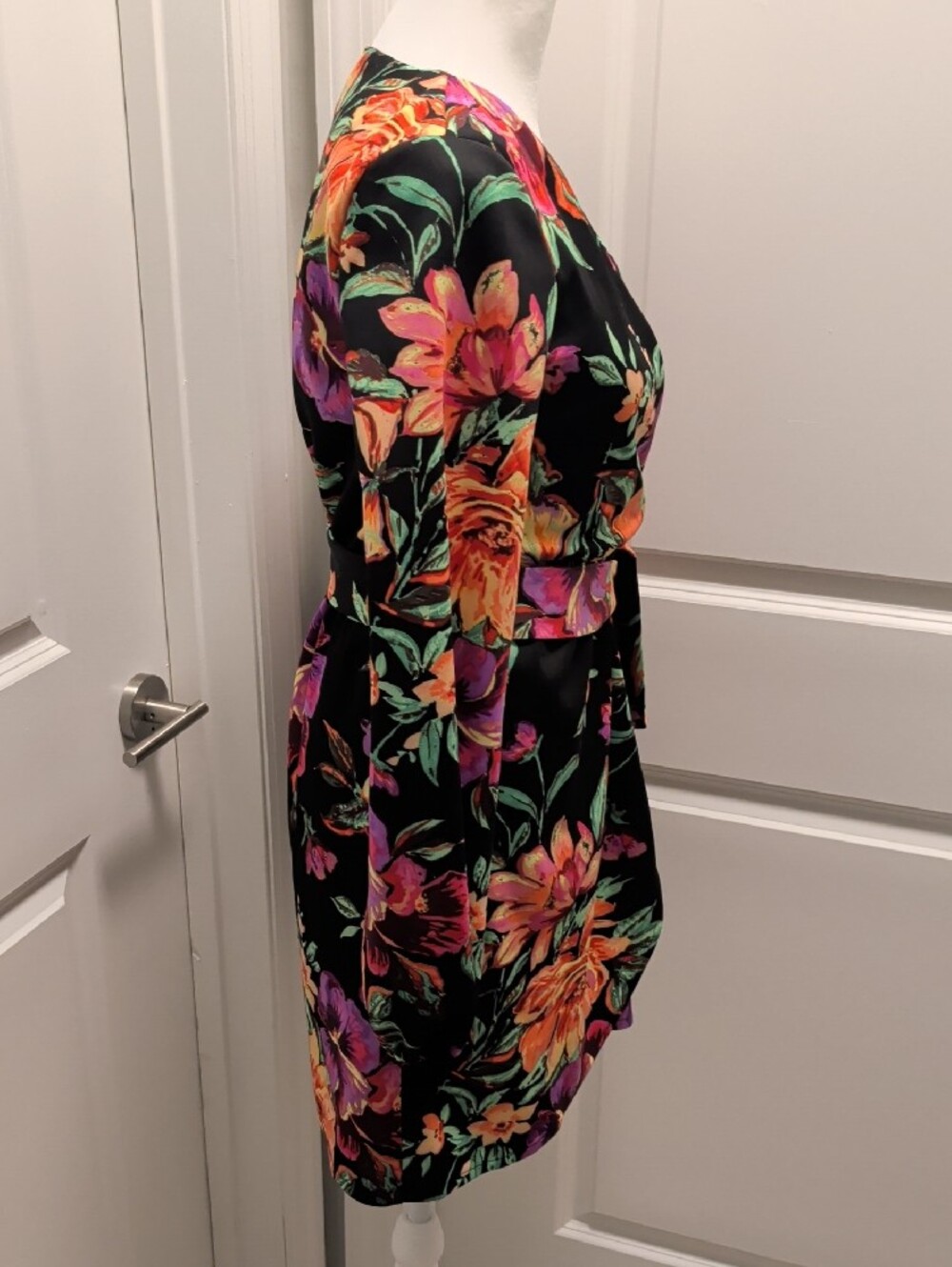SIENA $128 NWT Size 4 Black Floral Wrap Dress with Orange & Purple Blooms - Picture 8 of 11